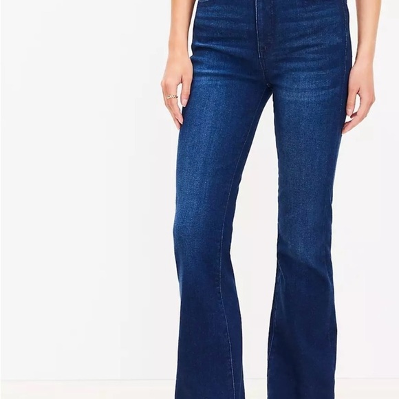 EUC PETITE LOFT HIGH RISE SLIM FLARE JEAN 
DARK WASH SIZE 2 - Picture 4 of 7